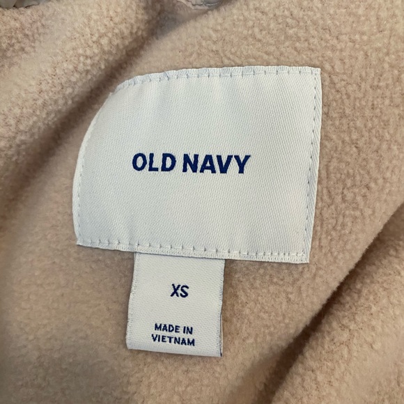 Brand NWT old navy Pink puffer vest - Picture 3 of 5